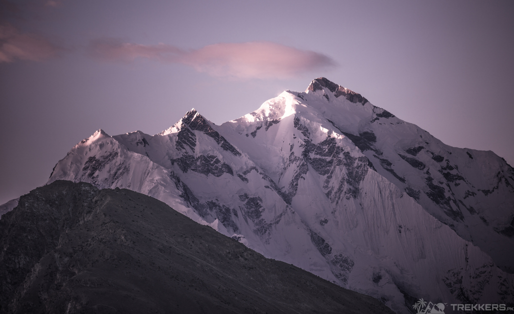 A Helpful Guide To Survive Extreme Cold During Rakaposhi Trek
