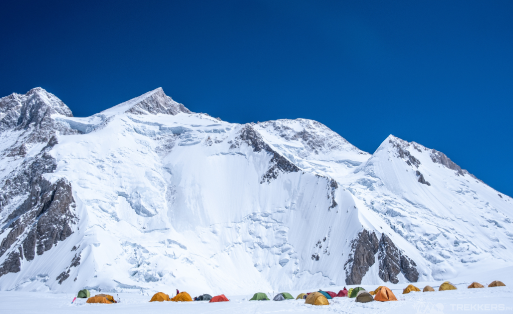 gasherbrum-II-camp-1